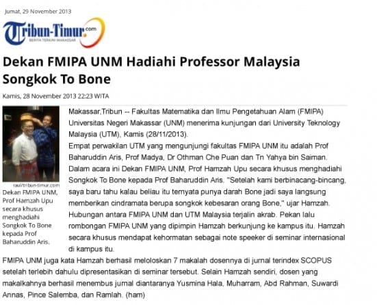Dekan FMIPA UNM Hadiahi Professor Malaysia Songkok To Bone - Tribun-Timur