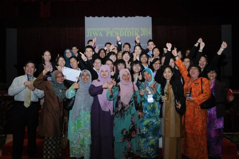 Sebahagian peserta dan pemenang Pertandingan Inovasi Konvensyen Antarabangsa Jiwa Pendidik