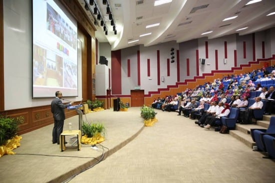Prof. Wahid giving a lecture at November 2014 Staffs Gathering ceremony from Main Hall,of UTM Kuala Lumpur