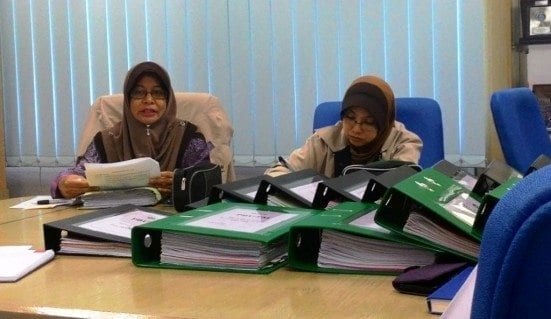 The SIRIM Auditors conducting re-certification audit at Johor Bahru campus Bursar’s Office.