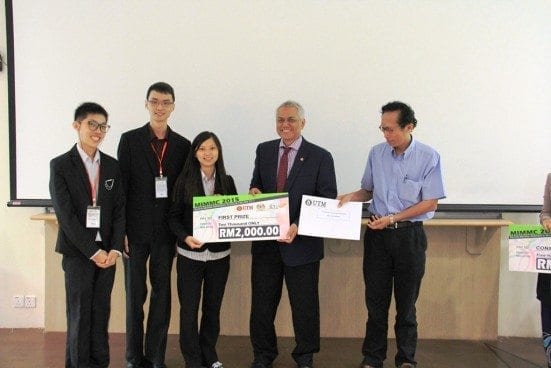 UTM team receiving winning prize after being nominated crowned as the first place winer at 