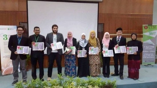 The overall winners of UTM 3MT 2016 competition after the prize handing ceremony. Only one from each category will be representing UTM at National level 3MT competition that will be held at UUM on this coming May of 2016.