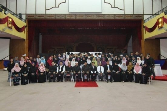 The new and old members of PSSGUTM taking a group photo after the completion of SENDI 2016 programme held at Banquet Hall, UTM Johor Bahru.