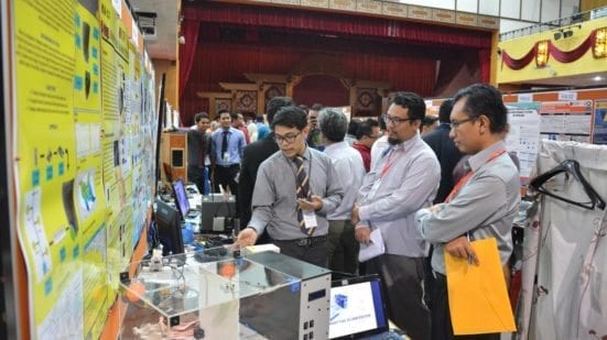 The evaluation team visiting one of the participant booth for inspection and evaluation the project exhibited on EESS 2016 at Dewan Sultan Iskandar, UTM Johor Bahru.