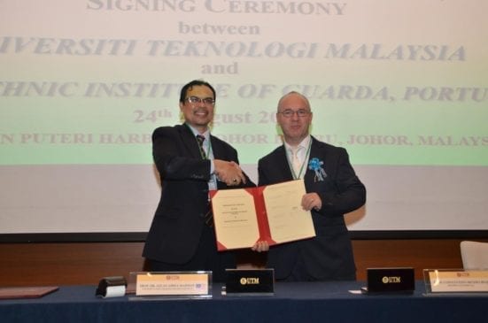 Prof. Azlan (left) and Prof. Constantino Mendes Rei, IPG President shaking hands after the signing ceremony held at Hotel Jen Puteri Harbour