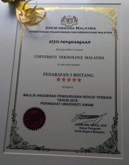 The certificate of award received by UTM