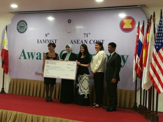 Prof Sharifah Rafidah (second from left) receiving ..... 