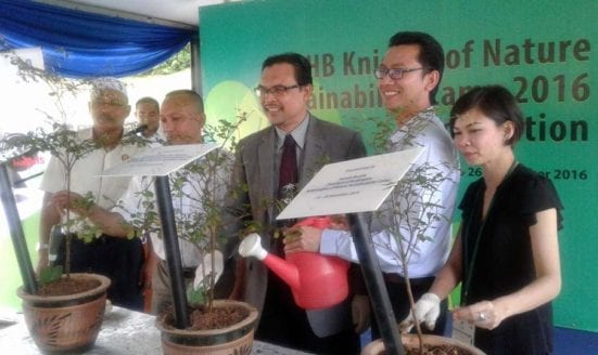 From right, Yasmin Rasyid, Assoc. Prof. Dr. Fadhil Din, Prof. Dr. Azlan Abdul Rahman and Abdul Haris Mohmat Jaffrie after the launching ceremony of ‘Knights of Nature’ at Marine Technology Centre, UTM Johor Bahru.