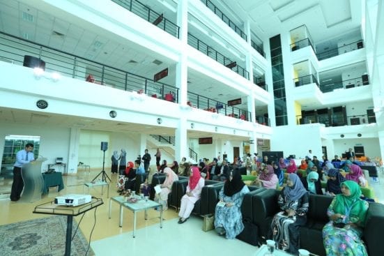 UTM Library senior officials during the launching session of UTM Library Carnival of 2016 at PRZS, Johor Bahru campus.