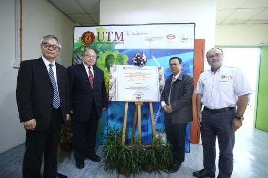 (From left) Prof Dr Enoch Park, Director of RIGST, Prof Dr Shirai Yasuto, Vice President (International Strategy), Shizuoka University, Prof. Datuk Dr Ahmad Fauzi Ismail, Deputy Vice Cancellor of the Universiti Teknologi Malaysia and Prof Dr Hesham El-Enshasy, Director of IBD: 