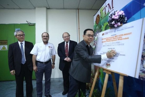 Prof. Datuk Dr Ahmad Fauzi Ismail, Deputy Vice Cancellor of the Universiti Teknologi Malaysia signing the plaque for the opening of UTM IBD – RIGST Shizuoka University Joint Laboratory for new platform of Bioprocess Industrialization 