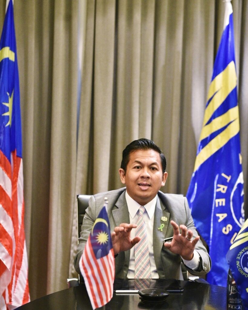 Kewangan timbalan menteri Tengku Zafrul