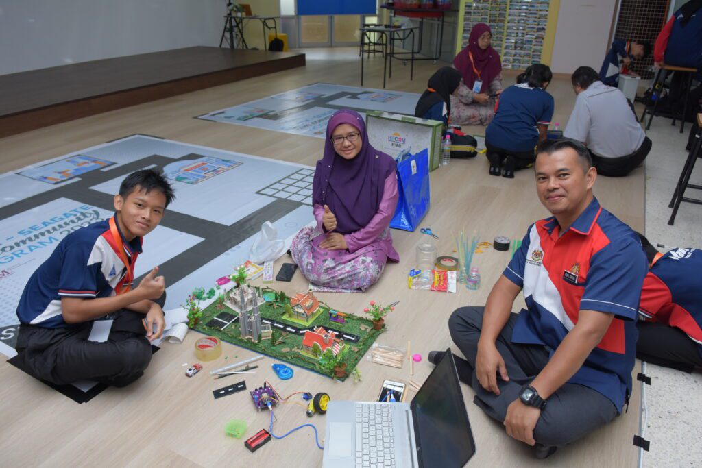 IoT Innovation Hackathon for FKE UTM - Seagate International Community ...