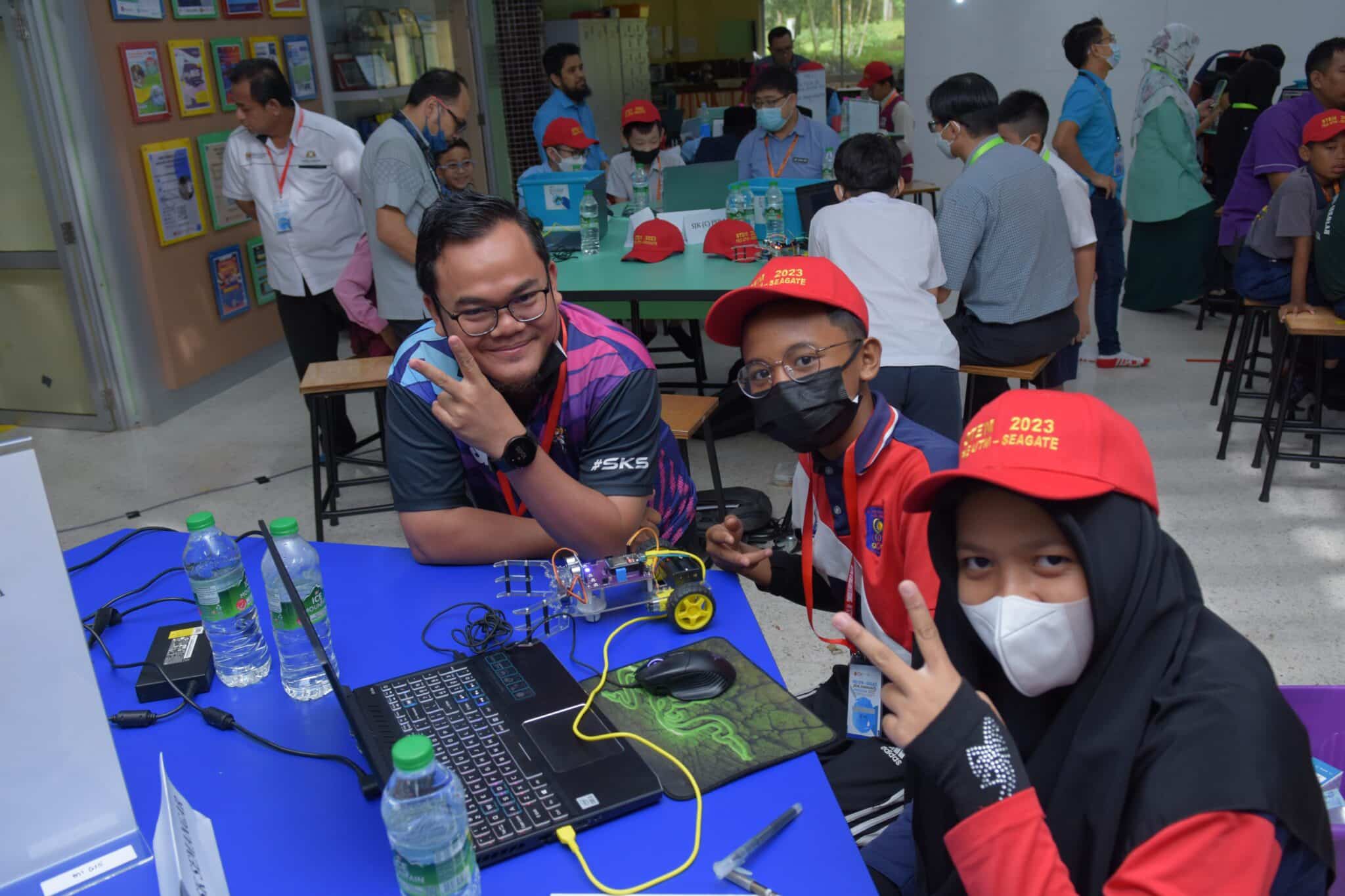 Robotic Contest during FKE UTM – Seagate International Community ...