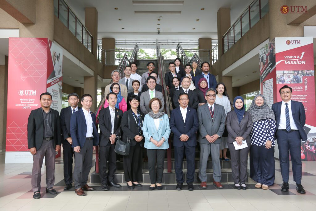 Japanese Minister of Education Visits UTM Malaysia-Japan International ...