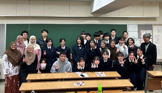 Engagement session with high school students from Yurihonjo City, Akita.