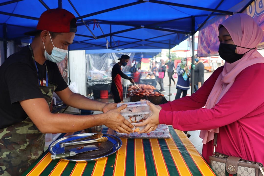 gambar bawa bekas makanan sendiri