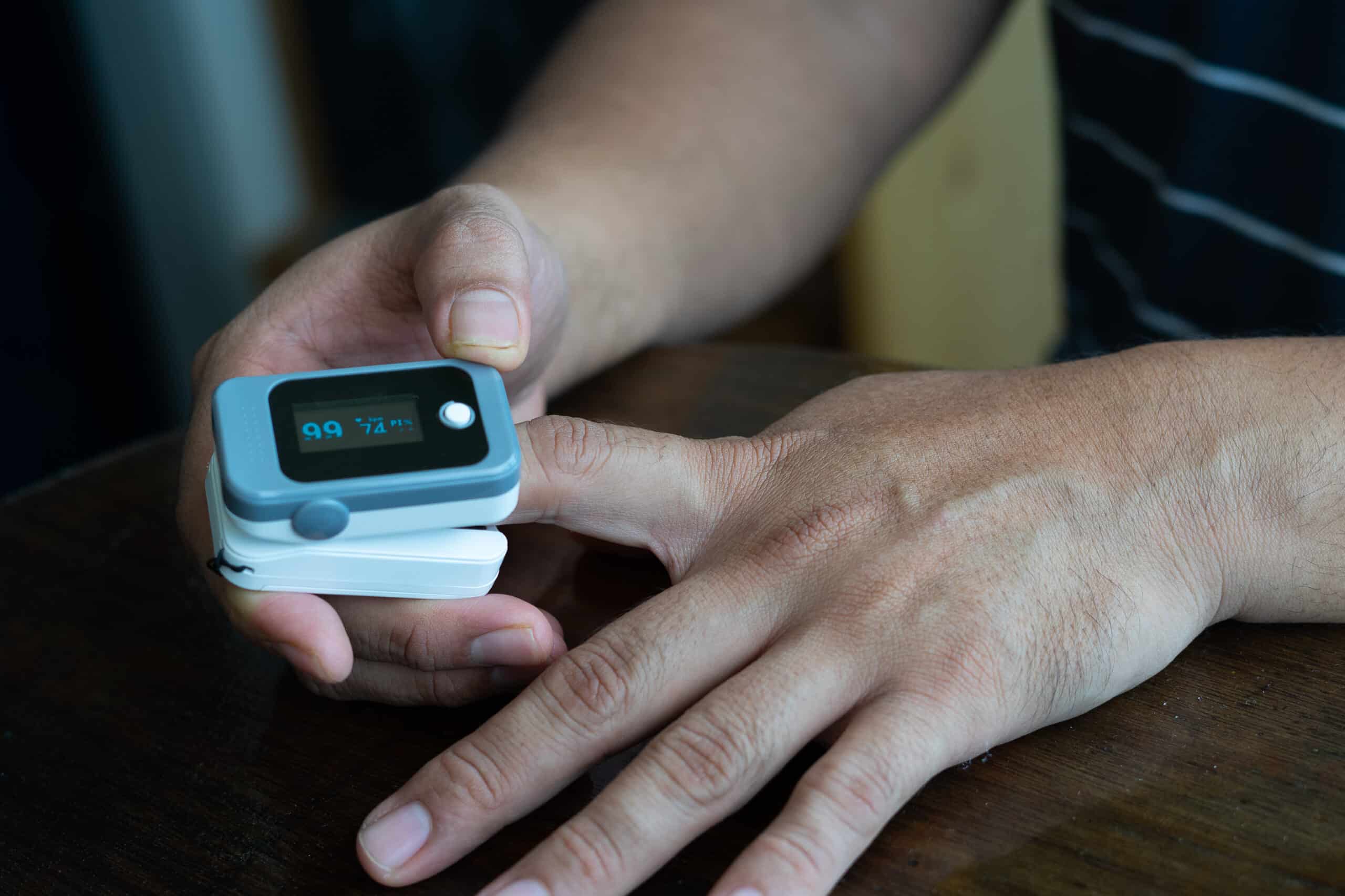 Pulse oximeter used to measure pulse rate and oxygen levels