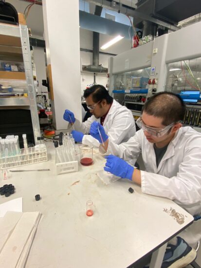 Membuat impregnation catalyst ke atas hollow fibres bersama phd student liu