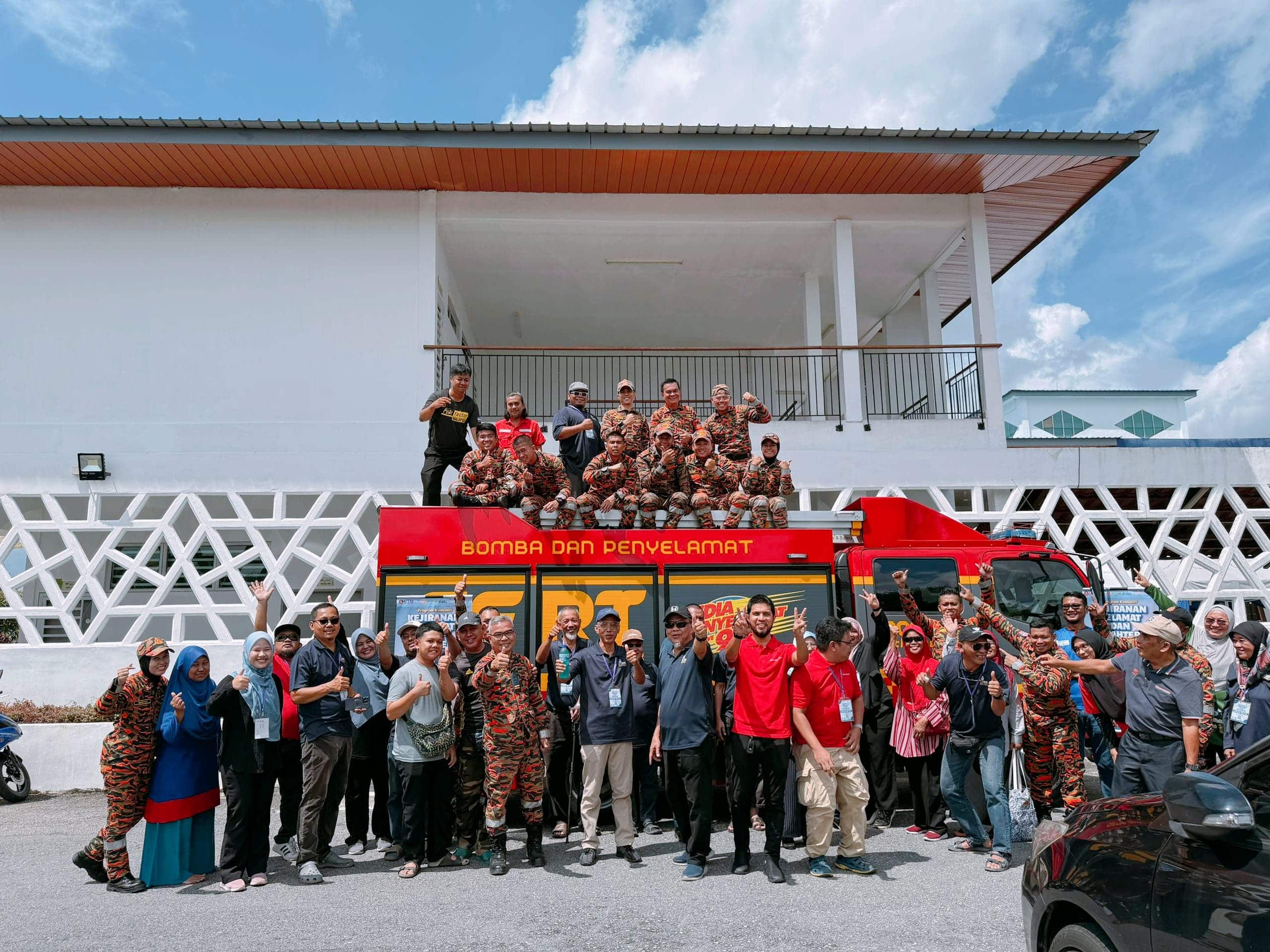 UTM bersama komuniti Taman Sri Pulai, Jawatankuasa Masjid Taman Sri Pulai, BBP Skudai, Halliburton