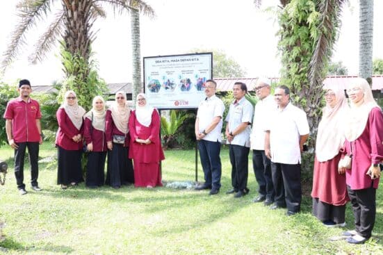 papan tanda projek di SMKTU