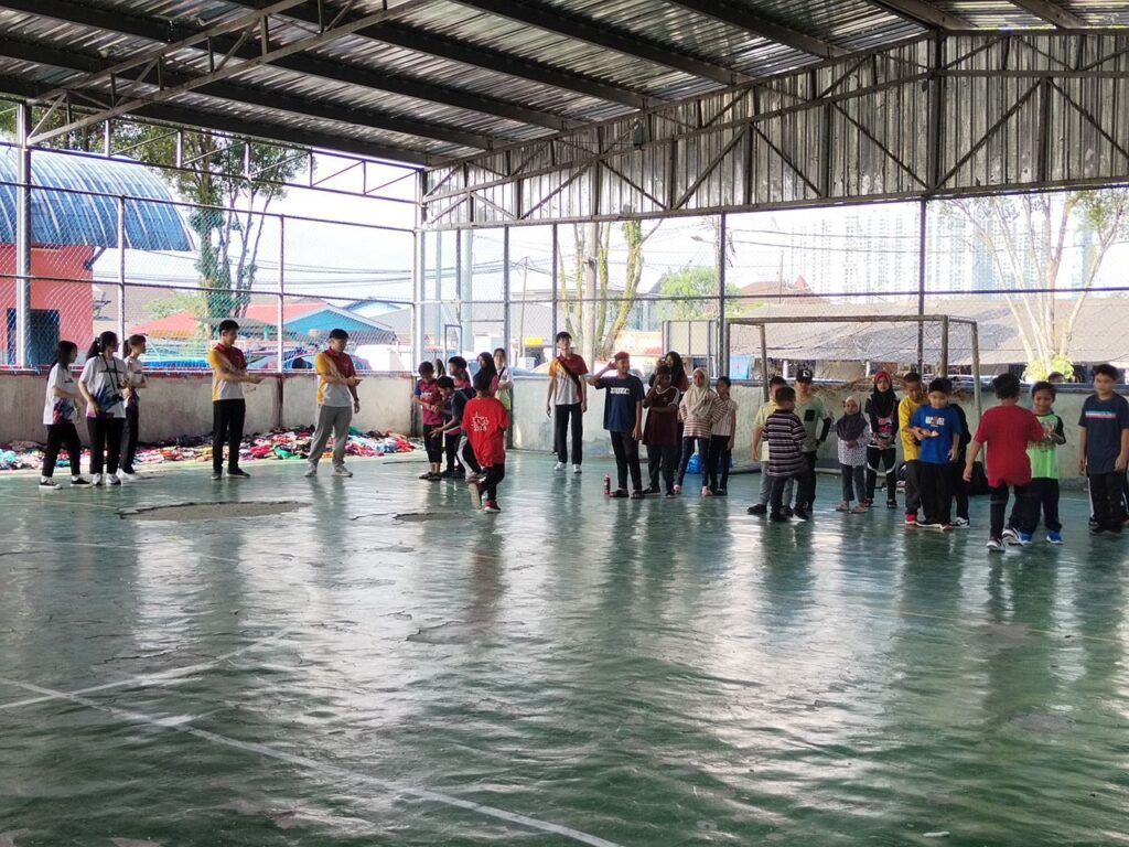 Sesi sukan mini diketuai oleh Unit Aktiviti kepada kanak-kanak