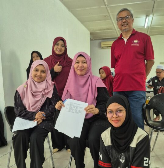 Antara pensyarah-pensyarah yang terlibat dalam projek ini