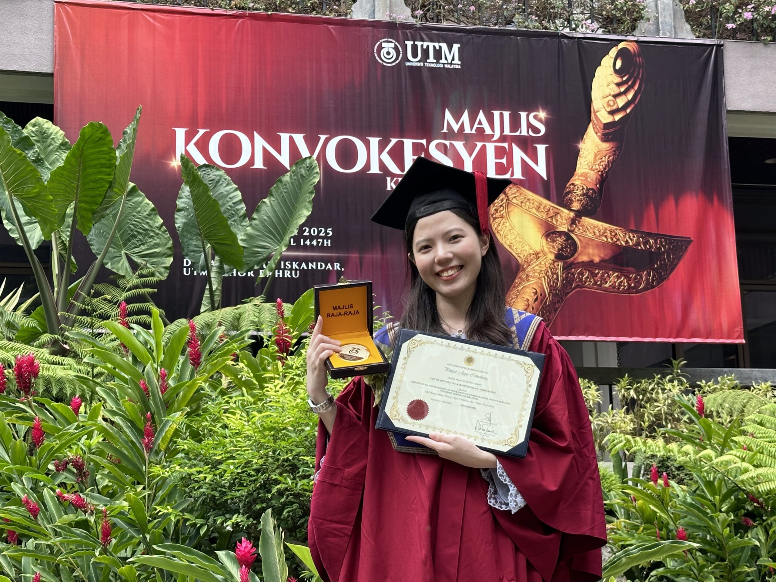 Che'er on her graduation day