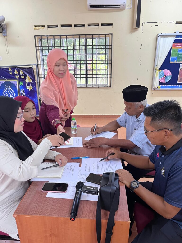 Sesi Perbincangan bersama Ketua-Ketua Kampung