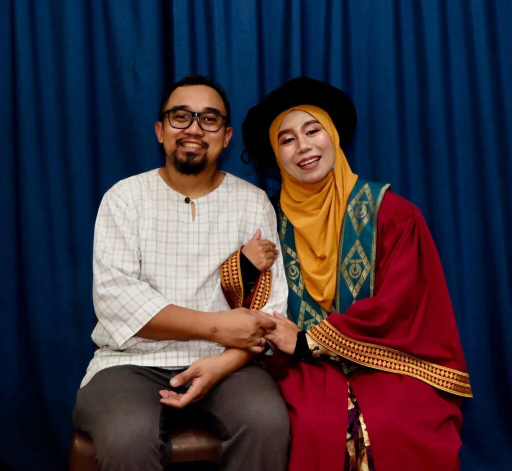 Dr Nurul Hilda Adila bersama suami tersayang, En Muhammad Ariff bin Baharudin.