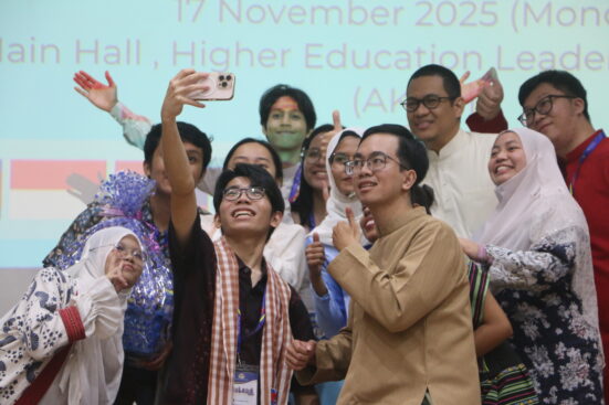 The Cambodia Group (Nham Bay Nov)