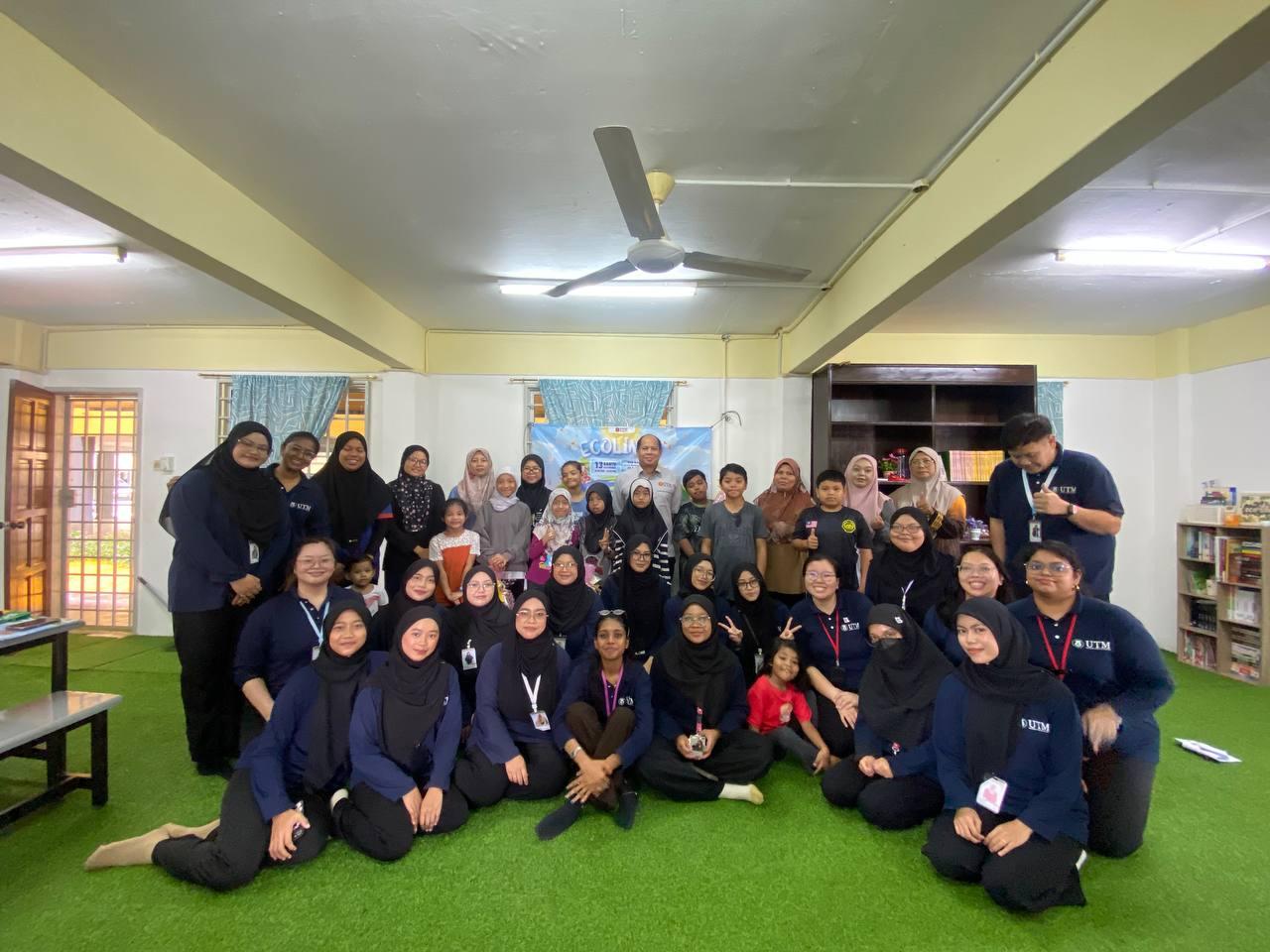 Facilitators along with the community members