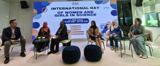 Opening the panel session with the exploration of the challenges faced by women engineers